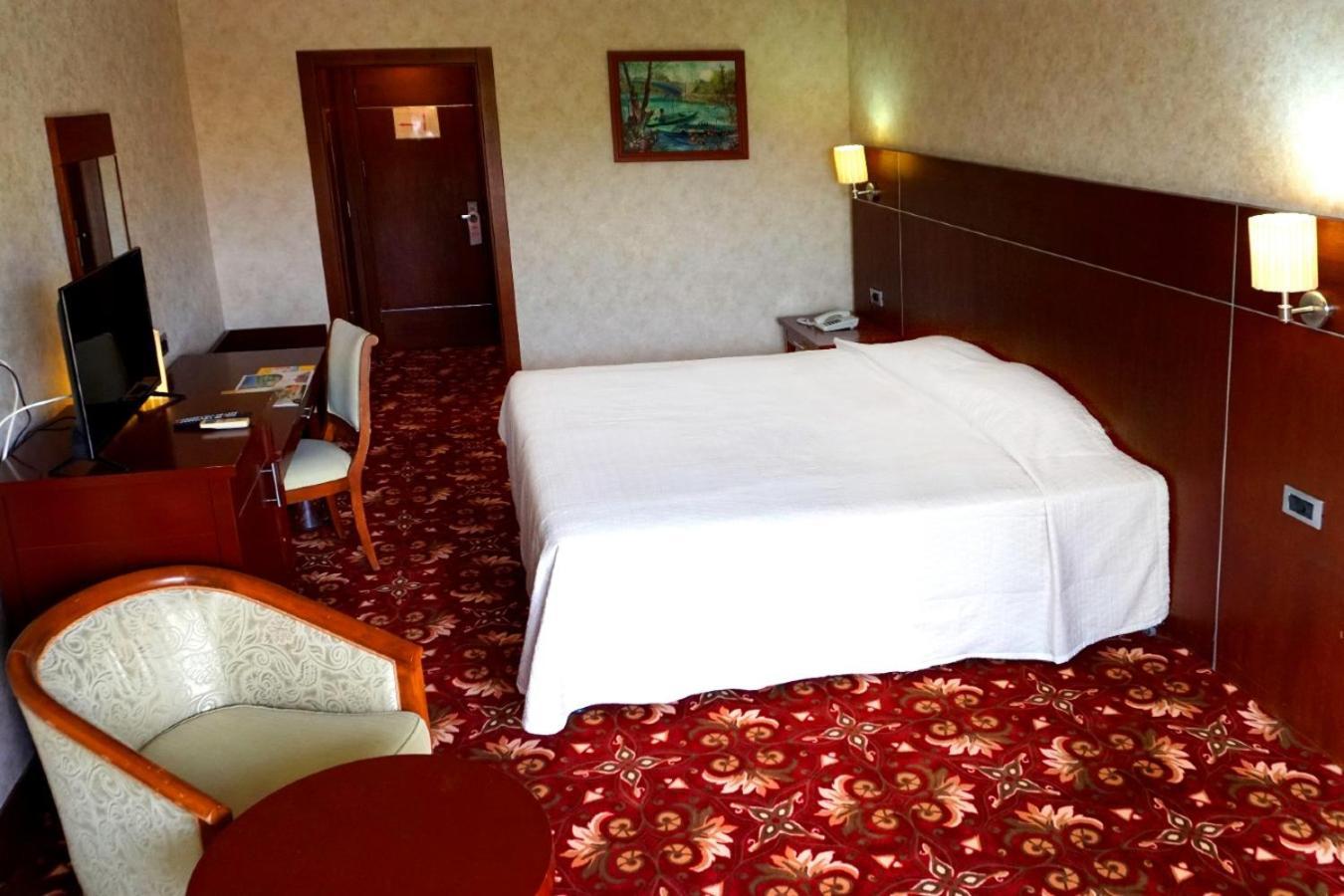 Queen Thermal Resort Hotel Emet Екстериор снимка